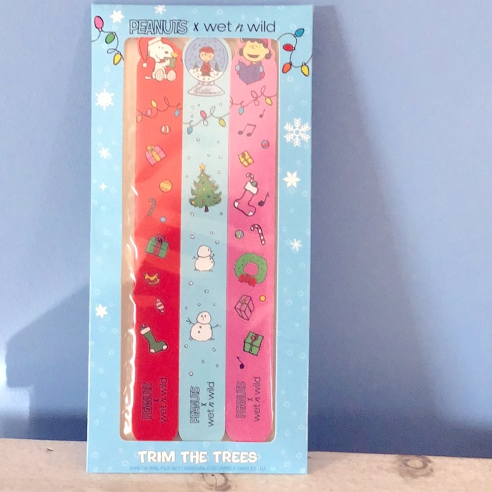 🎄Wet n Wild Peanuts Snoopy Trim The Trees Holiday LE 3 nail file set Sealed